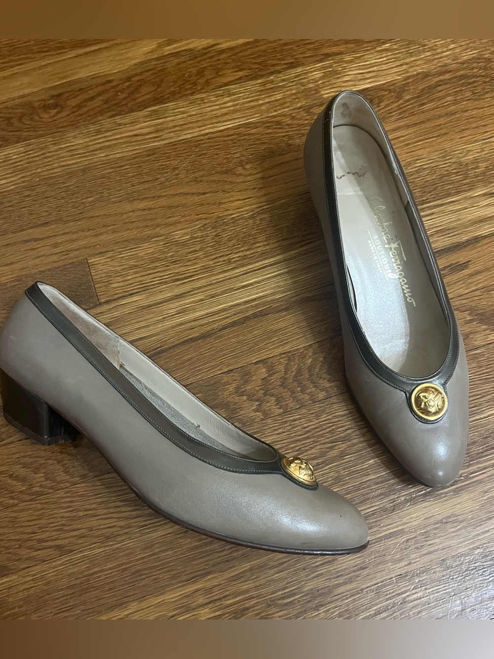 Ferragamo 7 taupe pumps shoes women’s Old Money preppy classic heritage